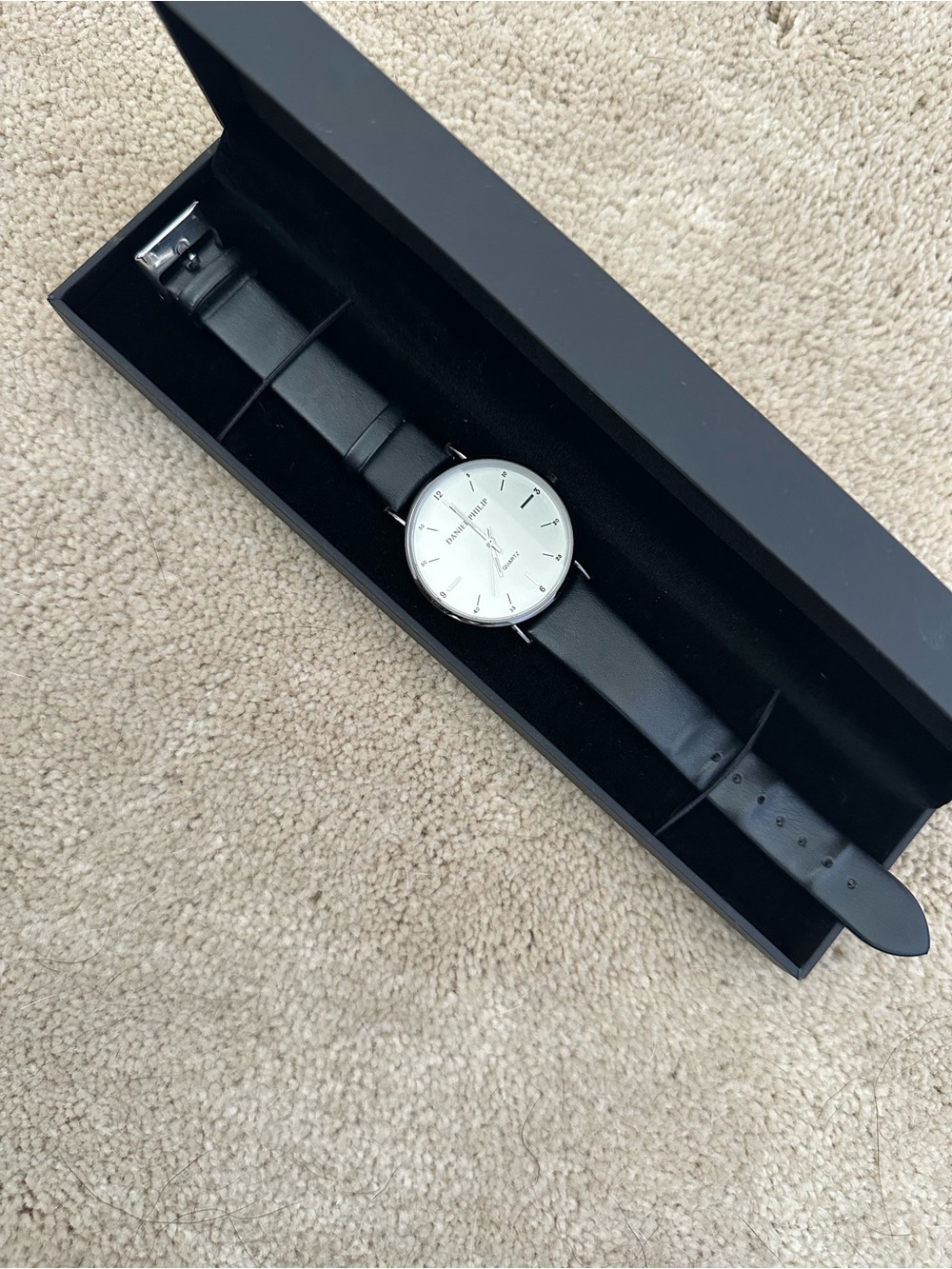 Classic Black Leather Watch with Silver Dial by Daniel Philip ⌚️